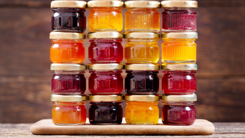 Quel est le plus calorique entre le miel et la confiture ?