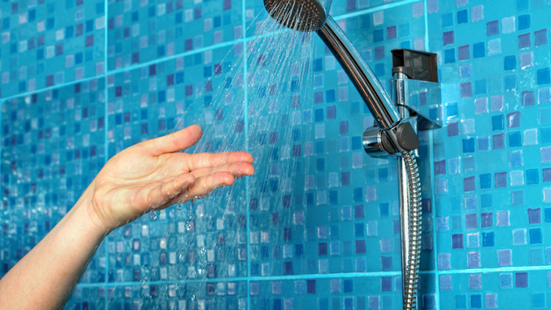 Matin ou soir : quel est le moment idéal pour prendre sa douche ?