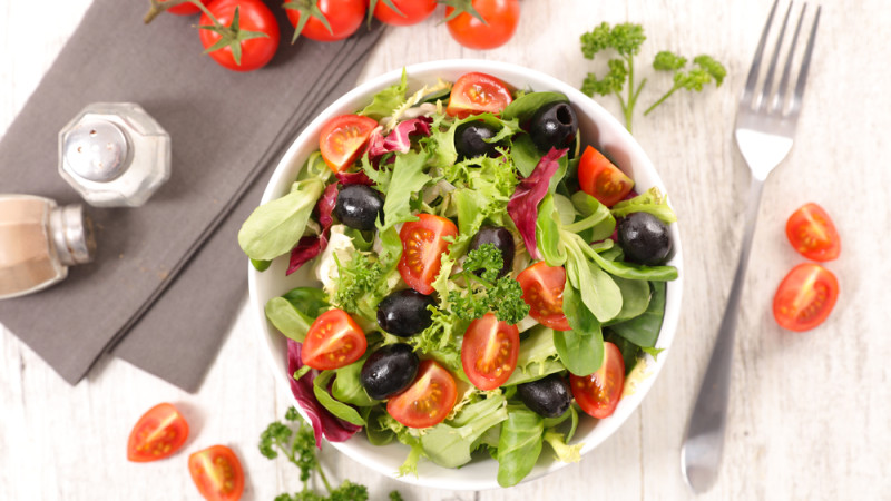 Découvrez laquelle des salades choisir pour perdre du poids cet été !