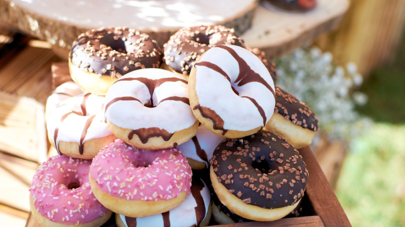 Les dangers des donuts industriels : pourquoi privilégier les donuts maison