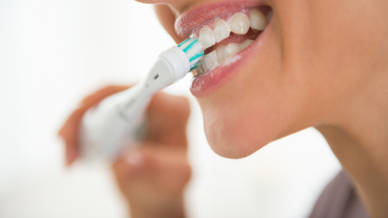 Comment bien choisir sa brosse à dents électrique ?