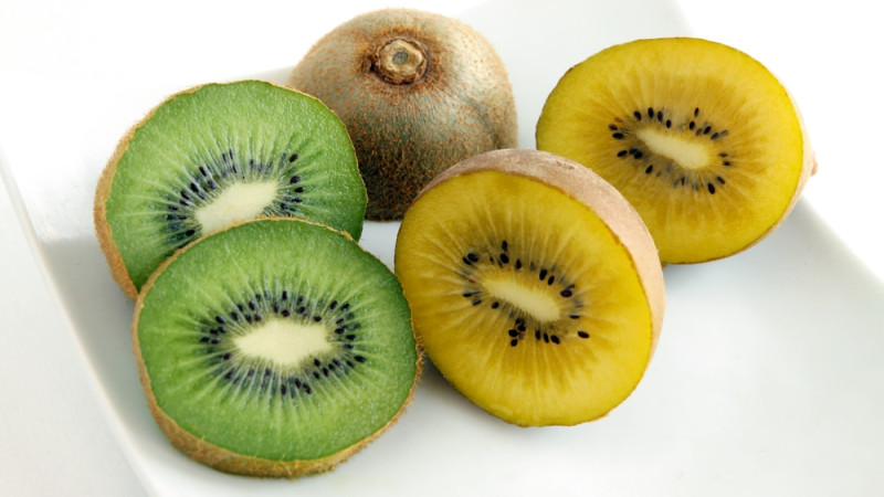 Kiwi jaune vs Kiwi vert : quelles différences ? Lequel choisir ?