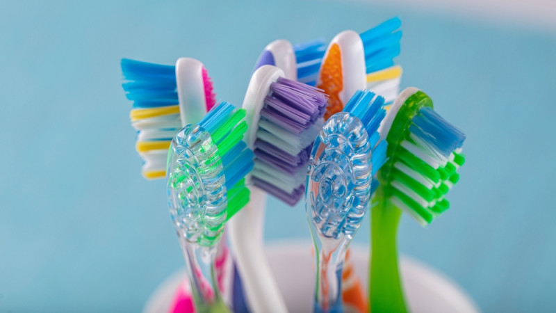 À quelle fréquence faut-il changer sa brosse à dents ?