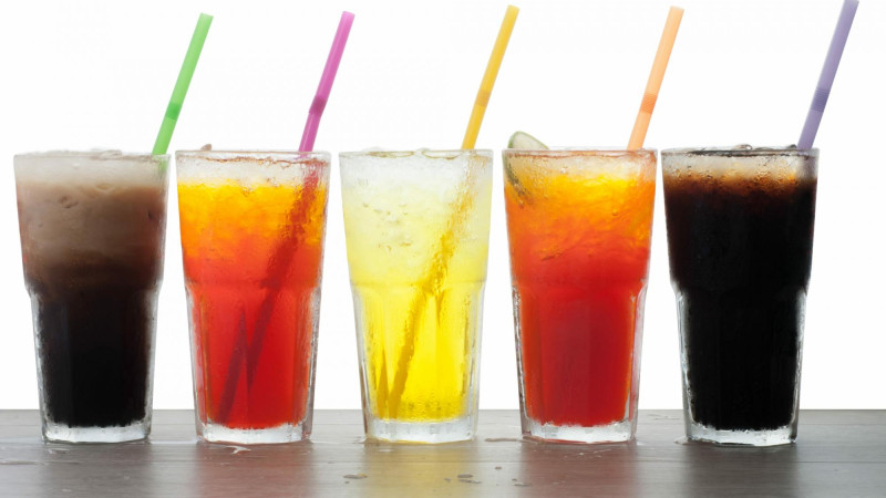 Jus de fruits et sodas, même combat ?