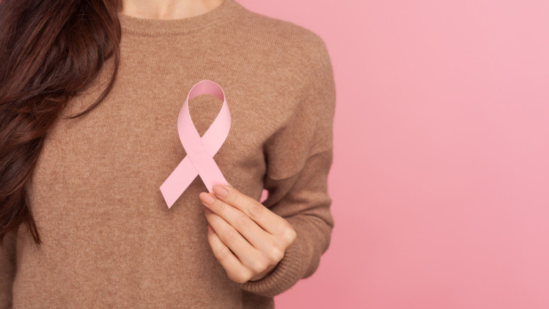 10 signes pouvant révéler un cancer féminin : l'importance de la vigilance