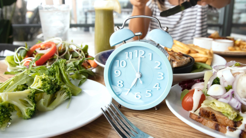 Quand manger quoi pour maigrir ? Stratégies de timing alimentaire pour une perte de poids efficace