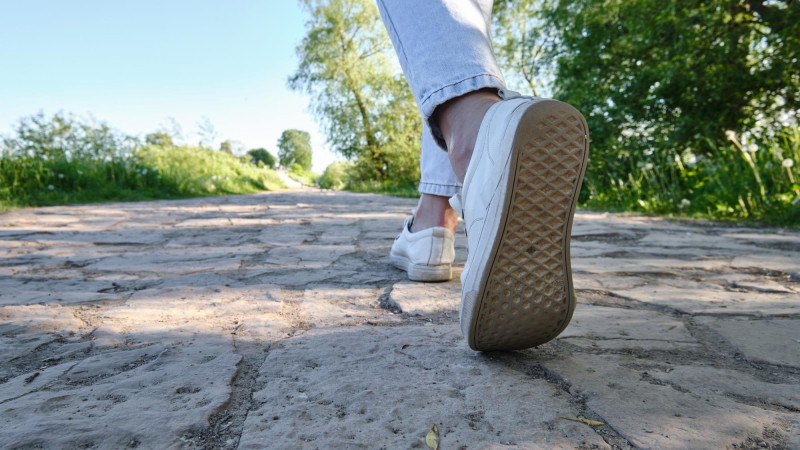 Marche à pied : quelle distance parcourir quotidiennement pour perdre du poids ?