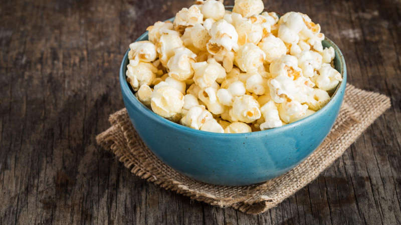  Le pop-corn : Un en-cas sain ou un piège calorique ?