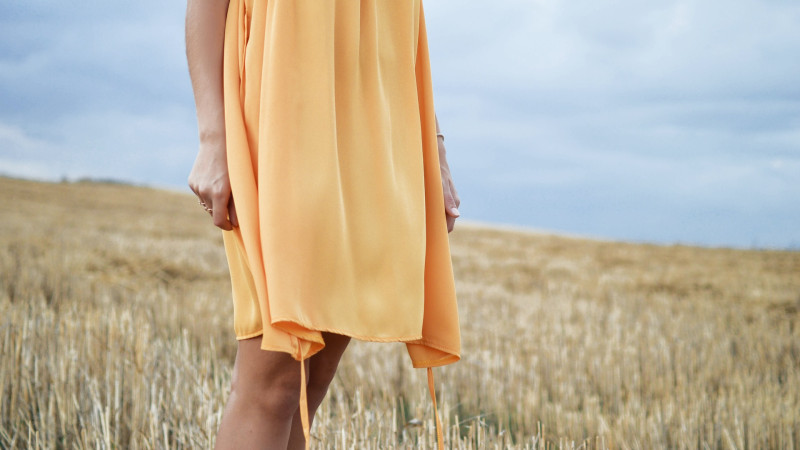 Cette couleur de vêtements est celle qui épaissit le plus la silhouette (spoil : et non, il ne s’agit pas du blanc)