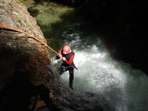 Les bienfaits du canyoning : une activité sportive complète et revitalisante