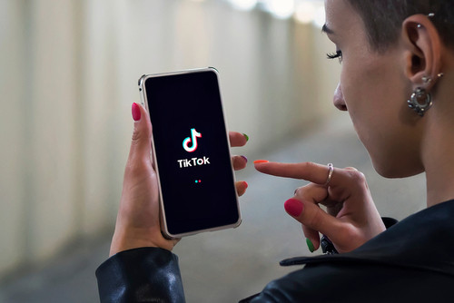 Skinnytok : derrière les vidéos “healthy” de TikTok, une obsession dangereuse de la minceur inquiète 