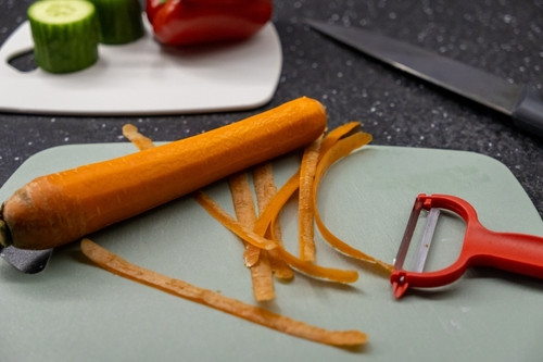 10 recettes pour utiliser les épluchures de carottes : zéro gaspi et plein de goût