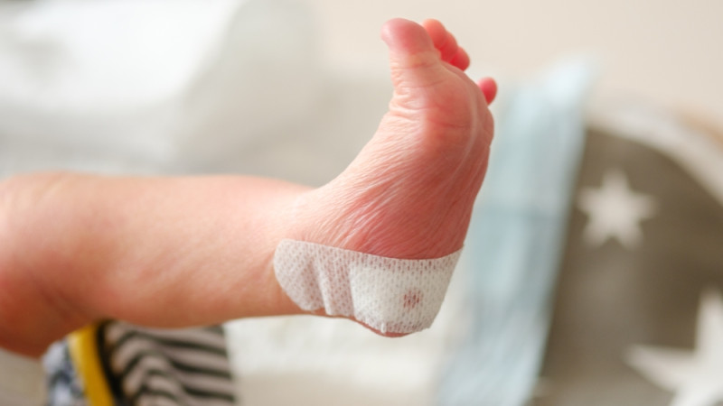 Comment se déroule un dépistage néonatal ?