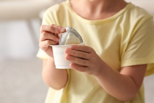 2 additifs sucrants très problématiques : ce yaourt 0 % qui inquiète les consommateurs