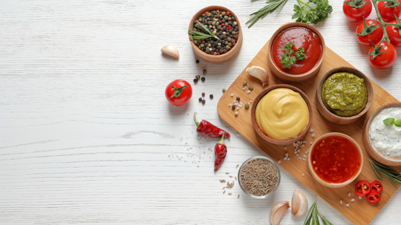 différents condiments