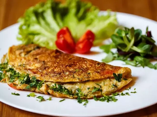 Recette d’omelette niçoise : le goût du Sud dans votre assiette