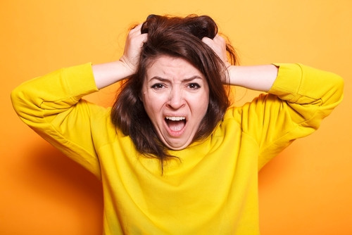 Hurler pour se libérer : les scream clubs, la nouvelle thérapie (bruyante) du bien-être mental
