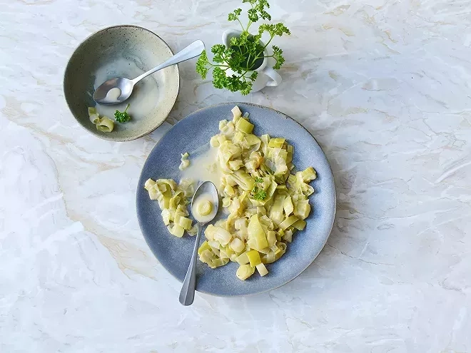 Poireaux à la carbonara : la recette crémeuse et gourmande qui change tout